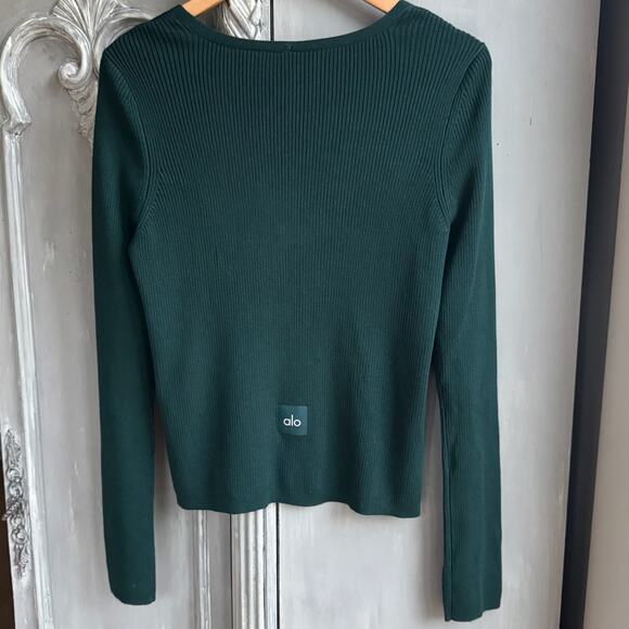 Alo Yoga Salana Sweater Sz M Deep-V Clasp Front Cardigan Dark Green Long Sleeve - Picture 2 of 15
